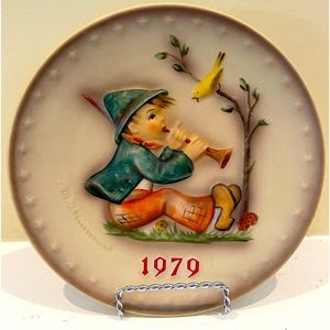 MJ Hummel Goebel "Signing Lesson" 1979 Boy 9th Annual Plate